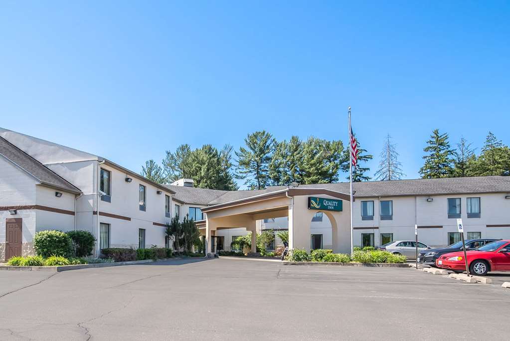 Quality Inn Binghamton West Apalachin Ngoại thất bức ảnh